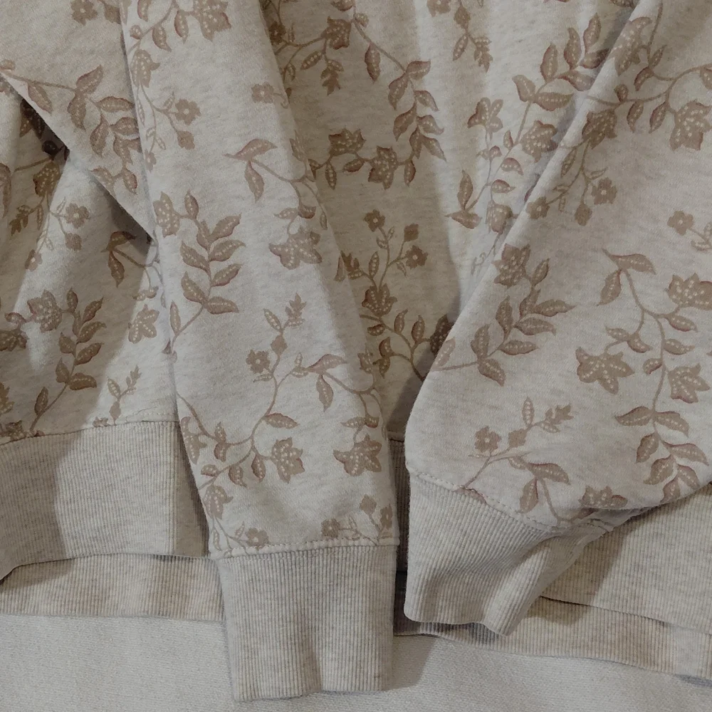 Old Navy Beige Floral Sweatshirt - Picture 5 of 8
